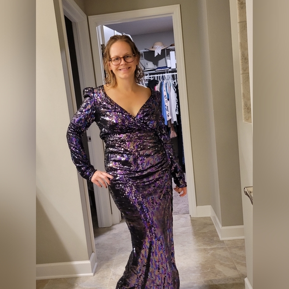 Sequins dress - Picture 1 of 7